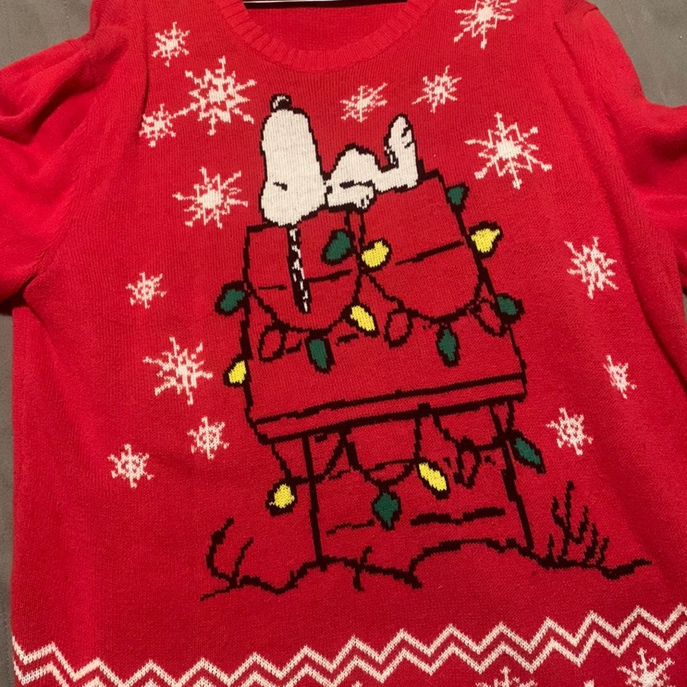 Snoopy Christmas sweater!!